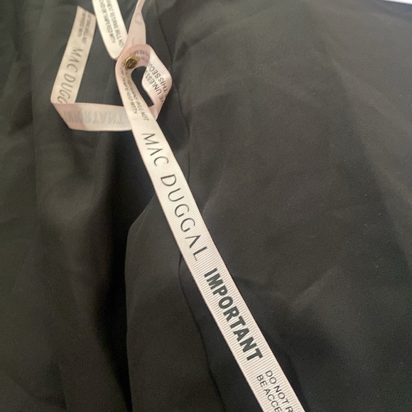 NWT Mac Duggal CLASSIC SLEEVELESS A-LINE GOWN WITH POCKETS black size 10. - Picture 8 of 10